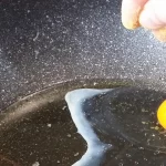 Banatski doručak sa jajima i suhomesnatim | Priprema jaja | Postupak 1 | Slika 4/6