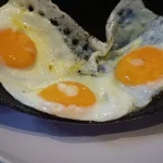 Banatski doručak sa jajima i suhomesnatim | Priprema jaja | Postupak 1 | Slika 6/6
