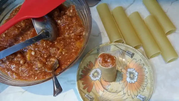 Kaneloni bolonjez 16 | Istaknuta slika 2/4 | Italijanski, klasik, na, mom, stolu