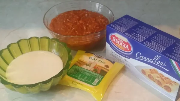 Kaneloni bolonjez 6 | Istaknuta slika 4/4 | Italijanski, klasik, na, mom, stolu