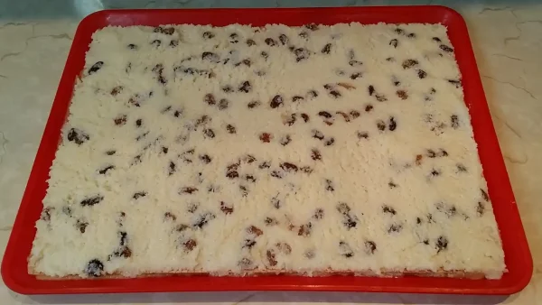 Oblande trio slatkih slojeva 21 | Istaknuta slika 3/4 | Tri, fila, tri, osmeha, –, kokos, orah, i, keks, –, saveznici, za, veseli, ukus