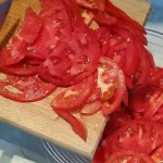 Salata od paradajza i crvenog luka | Priprema povrća | Postupak 1 | Slika 7/8