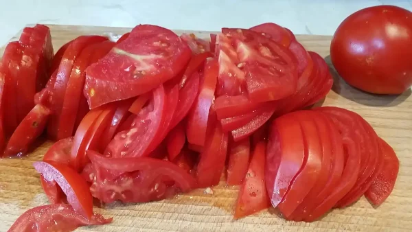 Salata od paradajza i crvenog luka 13 | Istaknuta slika 3/4 | Klasična, osvežavajuća, savršena, za, tople, dane