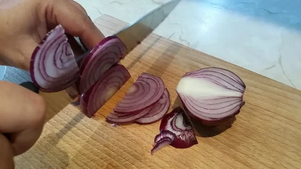 Salata od paradajza i crvenog luka 16 | Istaknuta slika 2/4 | Klasična, osvežavajuća, savršena, za, tople, dane