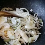 Svinjska džigerica u sosu | Priprema luka | Postupak 2 | Slika 3/4