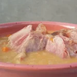 Gust pasulj sa dimljenom kolenicom 4 | Istaknuta slika 1/4 | Tradicija, ukusa, prenošena, generacijama, na, selu, obrok, koji, greje, i, hrani