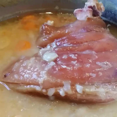 Gust pasulj sa dimljlenom kolenicom | Kuvanje pasulja | Postupak 4 | Slika 2/2