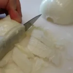 Gust pasulj sa dimljlenom kolenicom | Priprema povrća | Postupak 3 | Slika 1/7