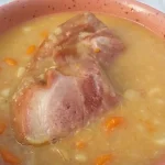 Gust pasulj sa dimljlenom kolenicom | Serviranje | Postupak 6 | Slika 5/5