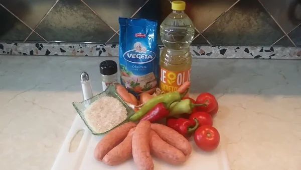 Kobasica sa pirinčom i povrćem iz rerne 1 | Istaknuta slika 4/4 | Kad, se, neraskidiva, trojka, u, rerni, udruže, ručak, je, zagarantovan