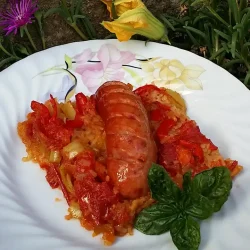 Kobasica sa pirinčom i povrćem iz rerne