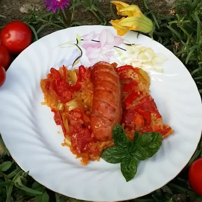 Kobasica sa pirinčom i povrćem iz rerne | serviranje | Postupak 5 | Slika 1/2