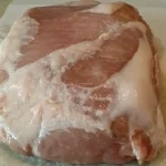 Marinada za svinjski but ili krmenadlu | Nanošenje marinade na meso | Postupak 2 | Slika 2/4