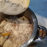 Oblatne sa čokoladom i keksom | Dodavanje suvih sastojaka | Postupak 3 | Slika 1/4