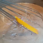 Oblatne sa čokoladom i keksom | Priprema sastojaka koje topimo | Postupak 2 | Slika 7/7