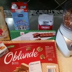 Oblatne sa čokoladom i keksom 22 | Istaknuta slika 4/4 | Tri, zvanična, kralja, ukusa:, čokolada, keks, i, orasi, na, podijum, oblandi