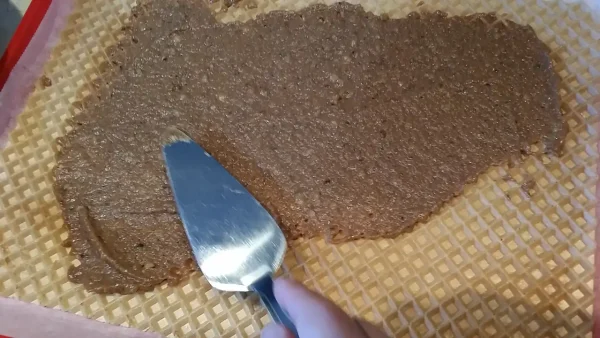 Oblatne sa čokoladom i keksom 6 | Istaknuta slika 3/4 | Tri, zvanična, kralja, ukusa:, čokolada, keks, i, orasi, na, podijum, oblandi