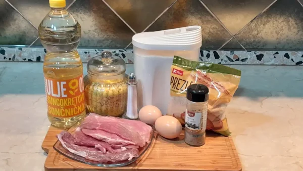 Bečka šnicla na Banatski način 20 | Istaknuta slika 4/4 | Hrskava, spolja, sočna, iznutra, šnicla, ta, elegantna, gastronomska, kraljica