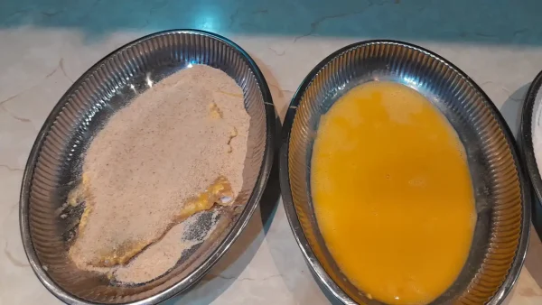 Bečka šnicla na Banatski način 9 | Istaknuta slika 2/4 | Hrskava, spolja, sočna, iznutra, šnicla, ta, elegantna, gastronomska, kraljica