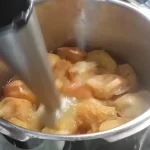 Domaći pire od jabuka | Blendiranje i dodavanje ostalih sastojaka | Postupak 4 | Slika 3/12