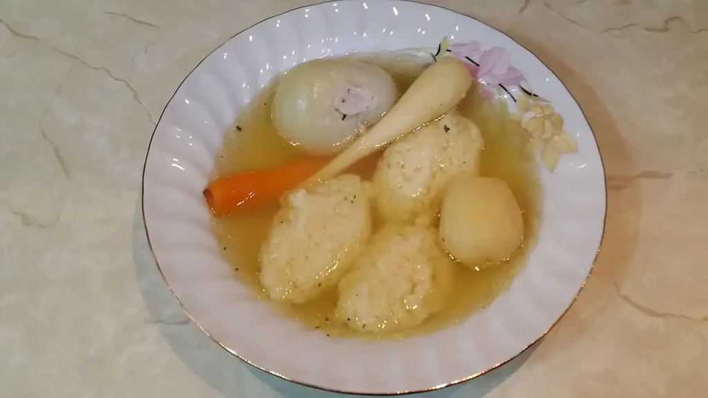 Griz knedle za supu | Serviranje | Postupak 4 | Slika 1/1