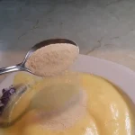 Griz knedle za supu | Dodavanje ostalih sastojaka | Postupak 2 | Slika 3/4