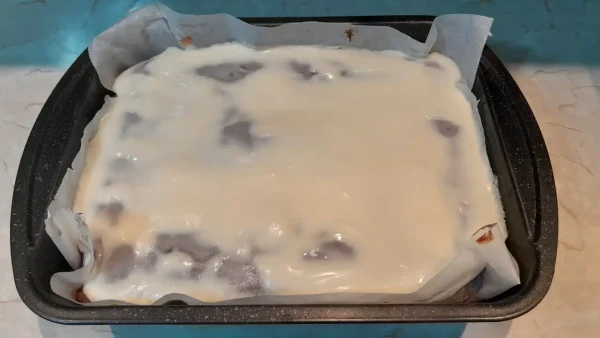 Ledena pećina kolač 6 | Istaknuta slika 2/4 | Ako, se, izgubite, u, pećini, ne, brinite, svaki, zalogaj, vodi, ka, kremastom, užitku