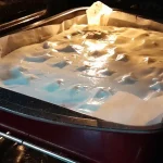 Ledena pećina kolač | Dodavanje glazure na kolač | Postupak 7 | Slika 4/5