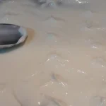 Ledena pećina kolač | Dodavanje glazure na kolač | Postupak 7 | Slika 3/5