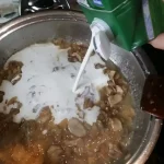 Pileće rolnice u sosu od pečuraka | Priprema sosa | Postupak 5 | Slika 10/11