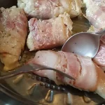 Pileće rolnice u sosu od pečuraka | Pečenje rolnica | Postupak 4 | Slika 3/4