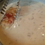 Pileće rolnice u sosu od pečuraka 9 | Istaknuta slika 2/4 | Kada, je, hladno, piletina, se, smrzava, ali, kaput, od, slanine, sve, to, rešava