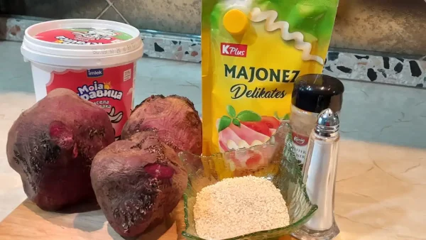 Salata od cvekle sa susamom | Istaknuta slika 4/4 | Žurka, u, salati, cvekla, i, susam, se, kupaju, u, pavlaci