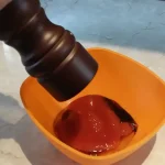 Svinjska rebra u BBQ sosu i povrćem iz rerne | priprema marinade za premazivanje rebra u toku pečenja | Postupak 2 | Slika 6/7