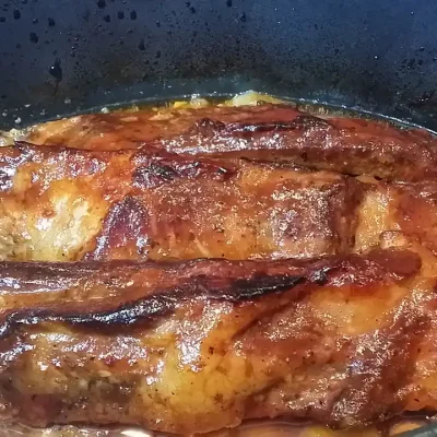 Svinjska rebra u BBQ sosu i povrćem iz rerne | serviranje | Postupak 5 | Slika 1/3