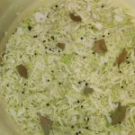 Tradicionalni kiseli kupus za zimnicu | Ređanje Kupusa i dodavanje začina | Postupak 4 | Slika 10/10