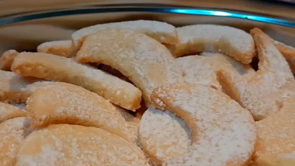 Kokosovi polumeseci 6 | Istaknuta slika 1/4 | Dugotrajna, zimska, bajka, u, kutiji, vanil, keksići, sa, kokosom