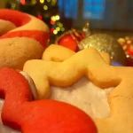 Prugasti božićni kolačići 1 | Istaknuta slika 1/4 | Crvenožuta, božićna, bajka:, štapići, srca, i, zvezde, od, jednog, testa