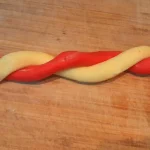 Prugasti božićni kolačići 11 | Istaknuta slika 2/4 | Crvenožuta, božićna, bajka:, štapići, srca, i, zvezde, od, jednog, testa