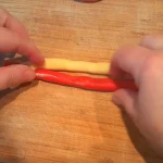 Prugasti božićni kolačići | Formiranje oblika kolačića | Postupak 4 | Slika 2/7