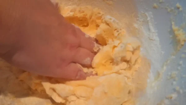 Prugasti božićni kolačići 29 | Istaknuta slika 3/4 | Crvenožuta, božićna, bajka:, štapići, srca, i, zvezde, od, jednog, testa