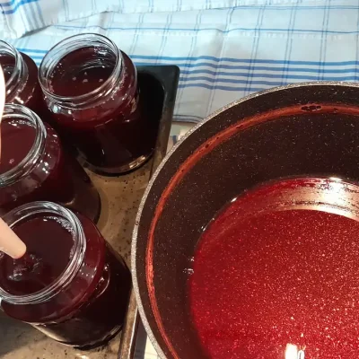 Sirup od kupina | Sipanje soka u flaše ili tegle | Postupak 5 | Slika 3/3