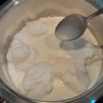Šnenokle u vanil krem | Kuvanje belanca u mleku | Postupak 2 | Slika 4/4