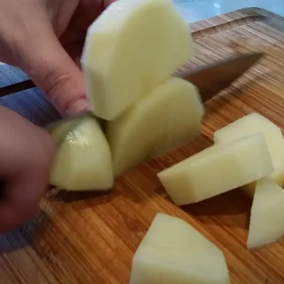 Krompir u kuhinji i 7 zdravstvenih benefita za imunitet i svakodnevicu 6 | Istaknuta slika 6/14 | Vitamin, C, za, jači, imunitet, Kalijum, za, srce, i, pritisak, Vlakna, za, bolje, varenje, Nizak, glikemijski, indeks, za, energiju, Antioksidanti, protiv, upala, Proteini, i, gvožđe, za, krv, Vitamini, B, za, nerve, i, raspoloženje