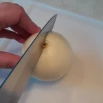 Piletina u slatko-kiselom sosu sa ananasom | Priprema povrća | Postupak 2 | Slika 2/9