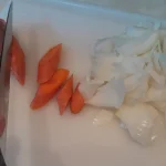 Piletina u slatko-kiselom sosu sa ananasom | Priprema povrća | Postupak 2 | Slika 4/9