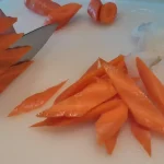 Piletina u slatko-kiselom sosu sa ananasom | Priprema povrća | Postupak 2 | Slika 6/9