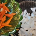 Piletina u slatko-kiselom sosu sa ananasom | Dinstanje povrća | Postupak 4 | Slika 1/7