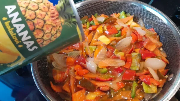 Piletina U Slatko Kiselom Sosu Sa Ananasom 32 | Istaknuta slika 3/4 | Piletina, koja, blista, tropskim, ukusima, egzotična, azijska, avantura