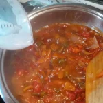 Piletina u slatko-kiselom sosu sa ananasom | Spajanje svih sastojaka | Postupak 5 | Slika 3/9